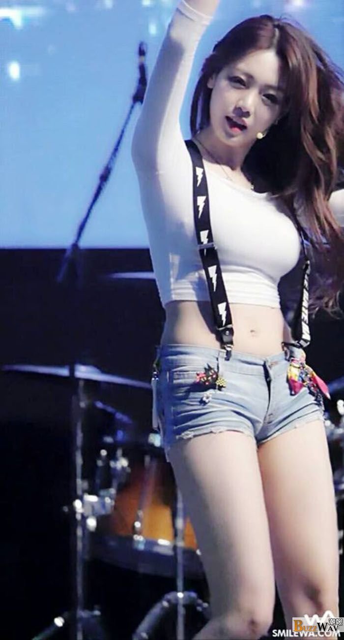 duyVLnq4 Eunsol Park - Korean KPop Girl - Bambino Dancer 42.jpg